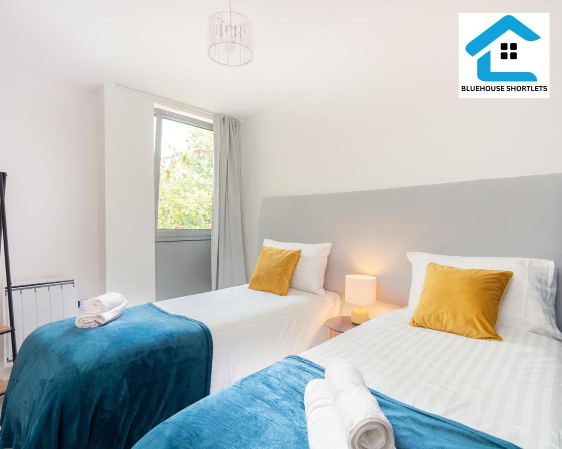 Great Price Ideal Location Near Gunwharf Quays By Blue House Short Lets Portsmouth With Free Parking 외부 사진